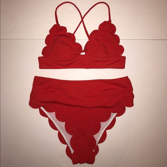 Red Bikini - Picture 3 of 6